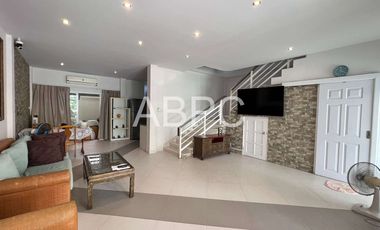 2-storey townhouse  3 Bedrooms 3 Bathrooms in East pattaya
