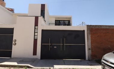 CASA EN VENTA EN PÁTZCUARO, FRACC. BOSQUES DE PÁTZCUARO.
