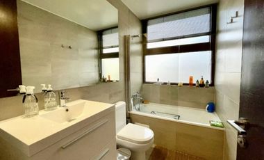 Venta Departamento 3 dormitorios 3 baños 3 box Vitacura/ Croata