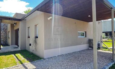 Casa en venta, 3 dormitorios y pileta. Barrio Cerrado, Escobar