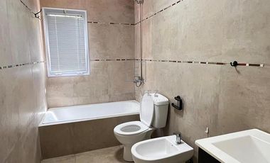 Casa en venta, 3 dormitorios y pileta. Barrio Cerrado, Escobar