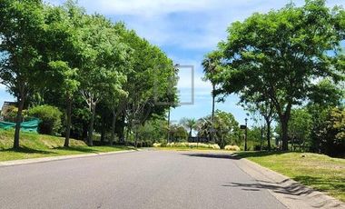 Casa en venta, 3 dormitorios y pileta. Barrio Cerrado, Escobar