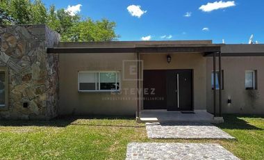 Casa en venta, 3 dormitorios y pileta. Barrio Cerrado, Escobar