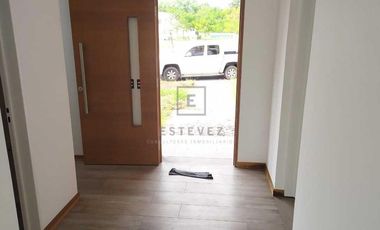 Casa en Venta frente a la plaza de juegos, 3 dormitorios. Barrio Cerrado San Matias, Escobar