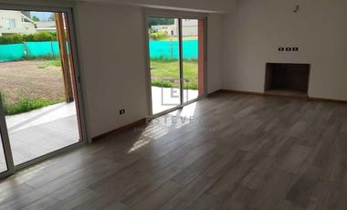 Casa en Venta frente a la plaza de juegos, 3 dormitorios. Barrio Cerrado San Matias, Escobar