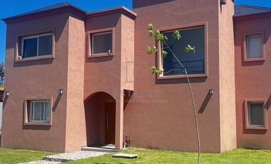 Casa en Venta frente a la plaza de juegos, 3 dormitorios. Barrio Cerrado San Matias, Escobar