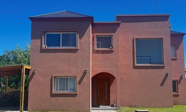 Casa en Venta frente a la plaza de juegos, 3 dormitorios. Barrio Cerrado San Matias, Escobar