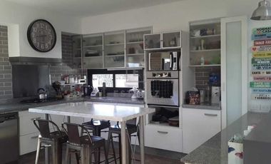 Casa de 3 dormitorios y pileta en venta, Barrio Cerrado, Escobar, G.B.A. Zona Norte