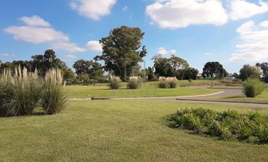 Casa de 3 dormitorios y pileta en venta, Barrio Cerrado, Escobar, G.B.A. Zona Norte