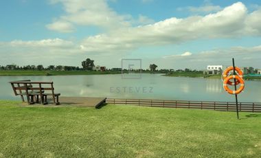 Casa de 3 dormitorios y pileta en venta, Barrio Cerrado, Escobar, G.B.A. Zona Norte
