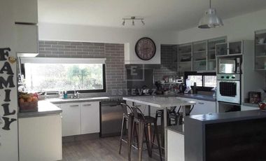 Casa de 3 dormitorios y pileta en venta, Barrio Cerrado, Escobar, G.B.A. Zona Norte