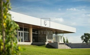 Casa de 3 dormitorios y pileta en venta, Barrio Cerrado, Escobar, G.B.A. Zona Norte