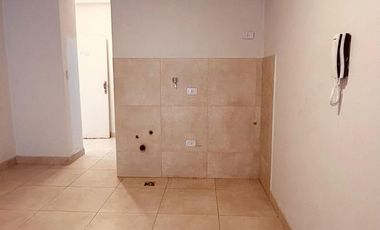 Local comercial a estrenar en Paso de los Andes al 500, Barrio El Bosque, SMT