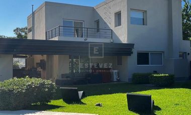 Casa  en Venta ubicado en Santa Guadalupe, Pilar, G.B.A. Zona Norte