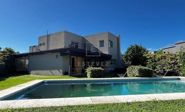 Casa  en Venta ubicado en Santa Guadalupe, Pilar, G.B.A. Zona Norte