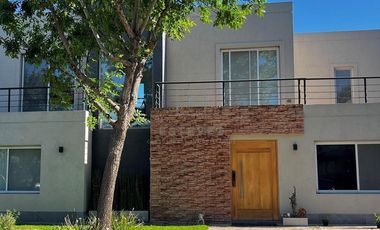 Casa  en Venta ubicado en Santa Guadalupe, Pilar, G.B.A. Zona Norte