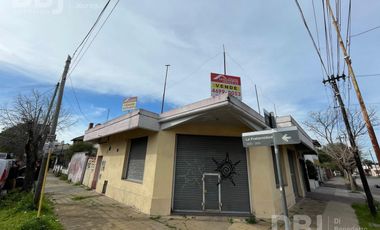VENTA DE 3 LOCALES EN HAEDO NORTE  - ESQUINA COMERCIAL