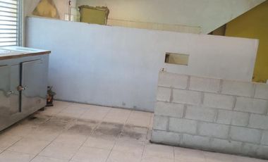 VENTA DE 3 LOCALES EN HAEDO NORTE  - ESQUINA COMERCIAL