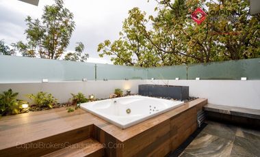 Casa de Lujo en venta en Palomar Sur