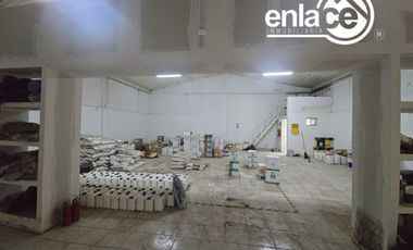 Bodega con Local Comercial en Renta