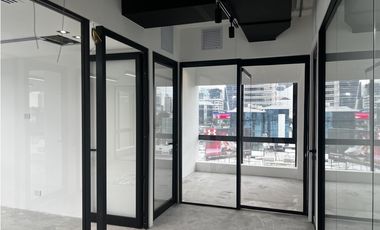 ALQUILER DE OFICINA AMOBLADA EN CALLE 50, PLAZA 2000