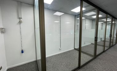ARRIENDO Oficina de 272m2 con terraza, Metro Pedro de Valdivia