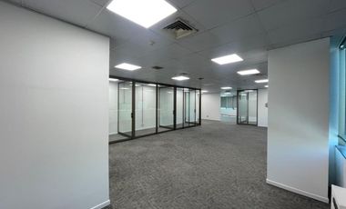 ARRIENDO Oficina de 272m2 con terraza, Metro Pedro de Valdivia