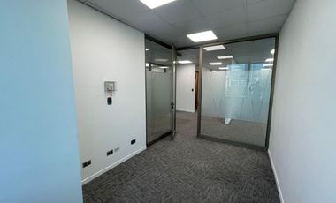 ARRIENDO Oficina de 272m2 con terraza, Metro Pedro de Valdivia