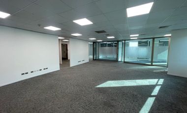 ARRIENDO Oficina de 272m2 con terraza, Metro Pedro de Valdivia