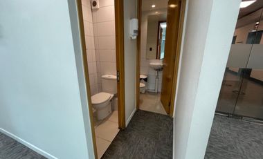 ARRIENDO Oficina de 272m2 con terraza, Metro Pedro de Valdivia