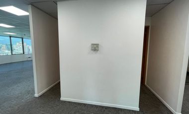 ARRIENDO Oficina de 272m2 con terraza, Metro Pedro de Valdivia