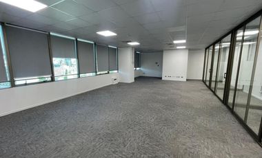 ARRIENDO Oficina de 272m2 con terraza, Metro Pedro de Valdivia