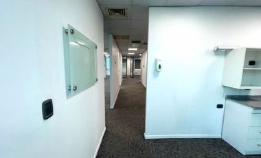 ARRIENDO Oficina de 272m2 con terraza, Metro Pedro de Valdivia