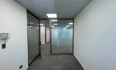ARRIENDO Oficina de 272m2 con terraza, Metro Pedro de Valdivia