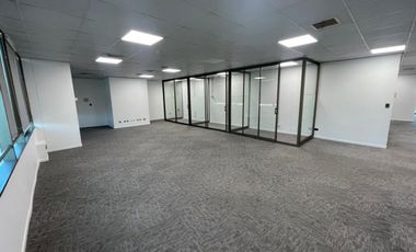 ARRIENDO Oficina de 272m2 con terraza, Metro Pedro de Valdivia