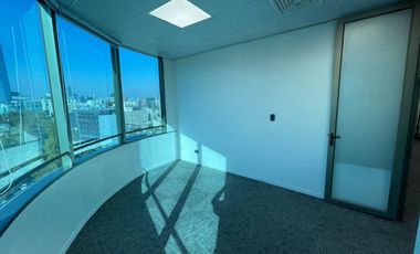 ARRIENDO Oficina de 272m2 con terraza, Metro Pedro de Valdivia