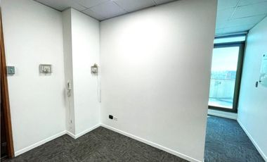 ARRIENDO Oficina de 272m2 con terraza, Metro Pedro de Valdivia