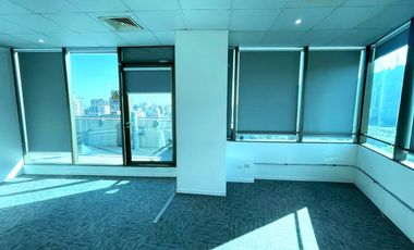 ARRIENDO Oficina de 272m2 con terraza, Metro Pedro de Valdivia