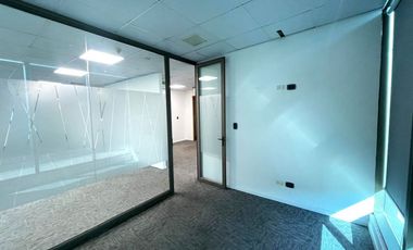 ARRIENDO Oficina de 272m2 con terraza, Metro Pedro de Valdivia