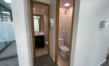 ARRIENDO Oficina de 272m2 con terraza, Metro Pedro de Valdivia