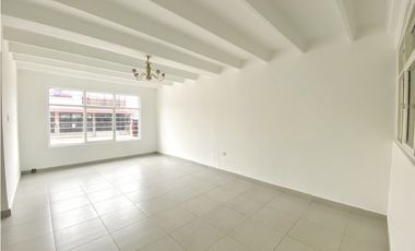 CASA EN LAS AMERICAS