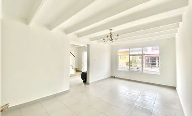 CASA EN LAS AMERICAS