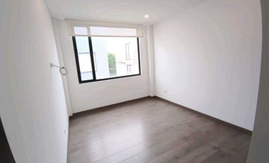 Arriendo casa en conjunto cerrado Cota $ 4.000.000