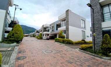 Arriendo casa en conjunto cerrado Cota $ 4.000.000