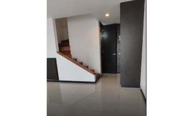 APARTA OFICINA  MEDELLIN POBLADO SECTOR PALMAS  PISO MEDIO