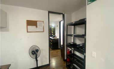 APARTA OFICINA  MEDELLIN POBLADO SECTOR PALMAS  PISO MEDIO