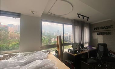 APARTA OFICINA  MEDELLIN POBLADO SECTOR PALMAS  PISO MEDIO