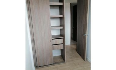 ACSI 1156. Apartamento en arriendo Madrid, Azul celeste