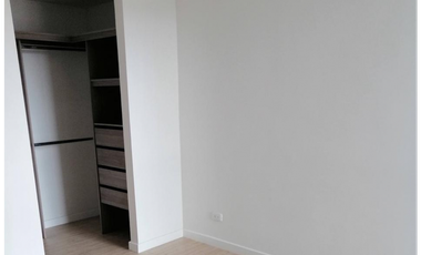ACSI 1156. Apartamento en arriendo Madrid, Azul celeste