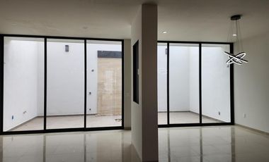Casa en Venta en LOMALTA TRES MARÍAS con casa Club